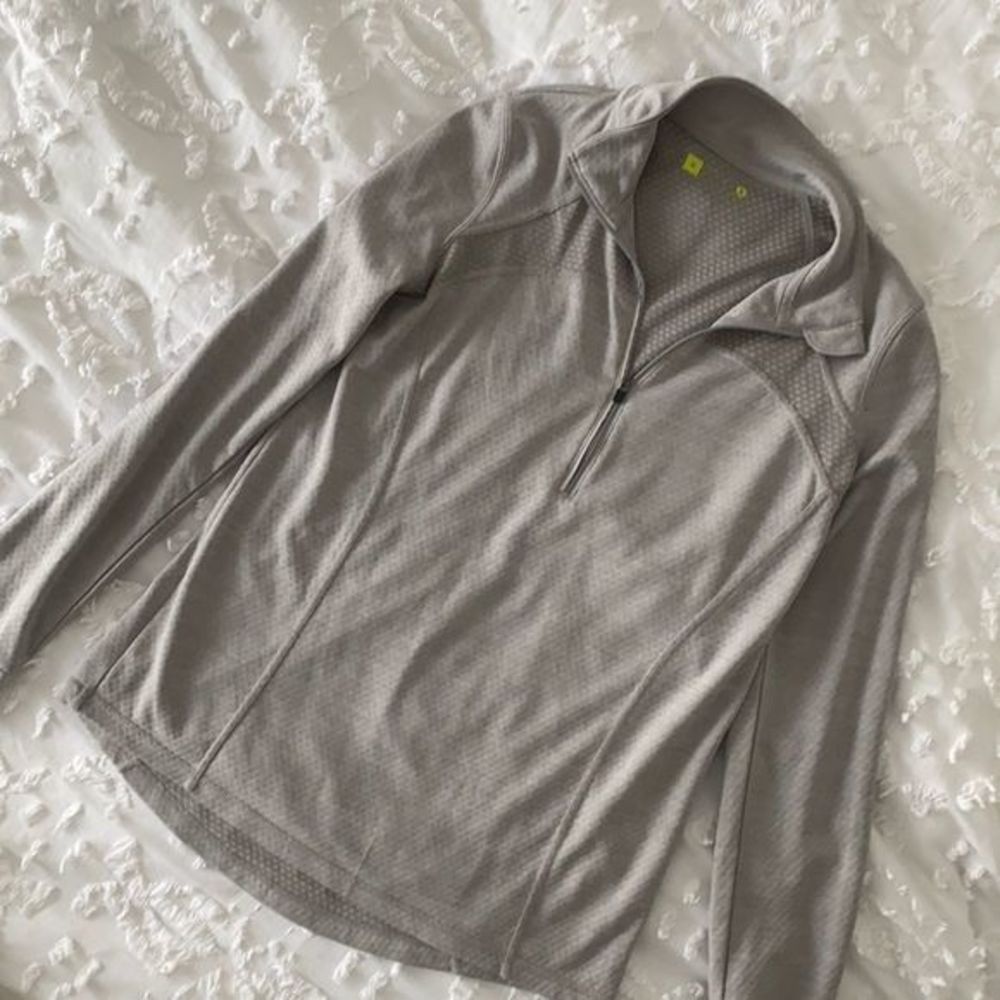 Xersion Grey Half Zip Pullover Hoodie Workout‎ Small Thumb Holes